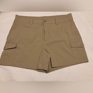 Eddie Bauer Women’s‎ Khaki Cargo Walking Shorts with pockets Size 16 Like New